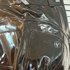 FREDDY JEANS PATENTED FAUX LEATHER
